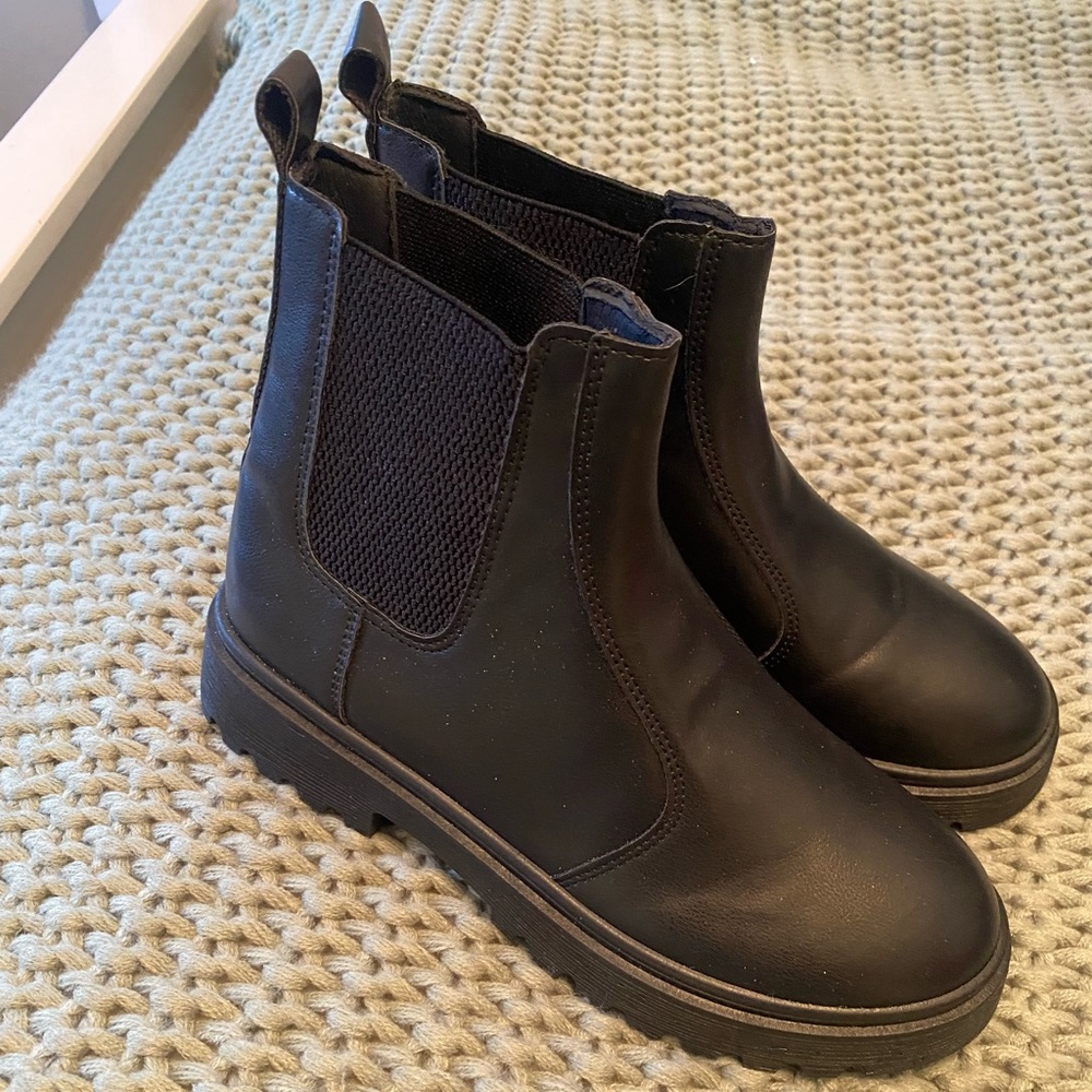 Combat boots
